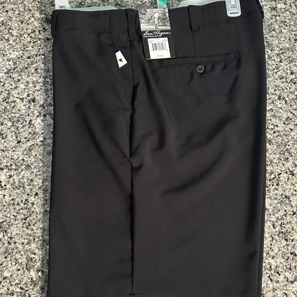CLOSET CLOSING - OFFERS WELCOME! Men’s Brand New Ben Hogan Black Shorts